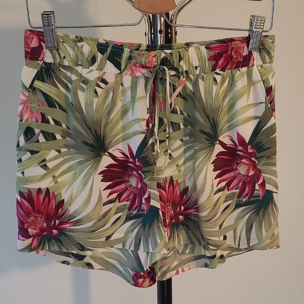 Floral Green and Red Women's Silk Shorts